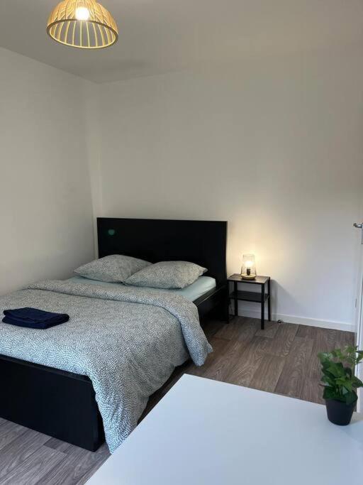 Appartement F2 De Haut Standing En Hypercentre Avec Jardin Prive A 270 M De La Gare De Mantes ! Eksteriør billede
