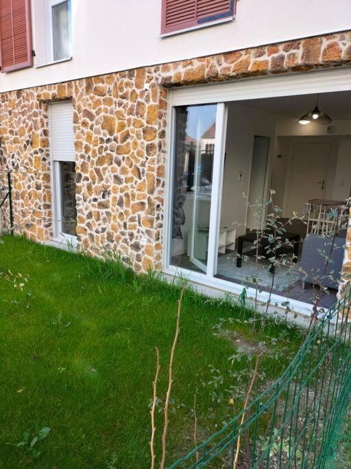 Appartement F2 De Haut Standing En Hypercentre Avec Jardin Prive A 270 M De La Gare De Mantes ! Eksteriør billede