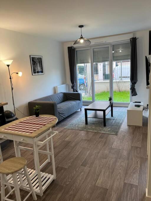 Appartement F2 De Haut Standing En Hypercentre Avec Jardin Prive A 270 M De La Gare De Mantes ! Eksteriør billede