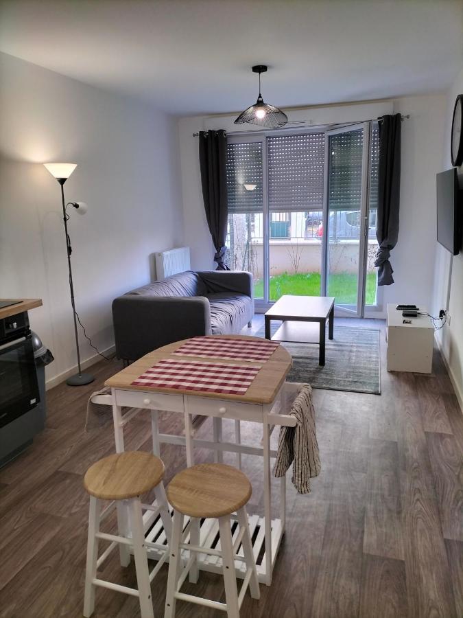 Appartement F2 De Haut Standing En Hypercentre Avec Jardin Prive A 270 M De La Gare De Mantes ! Eksteriør billede